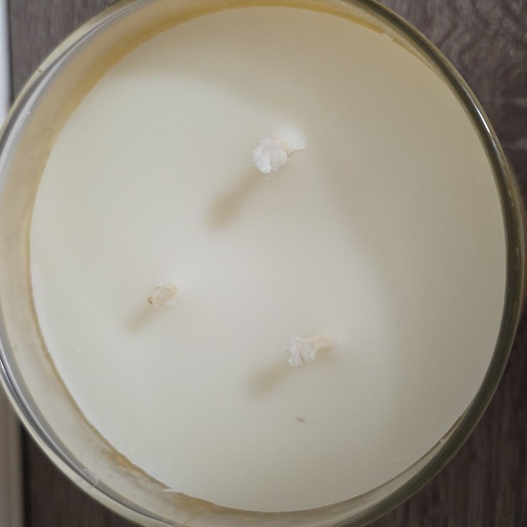 NWT Bath & Body Works Sugared Lemonade 3 Wick Candle - Picture 3 of 3